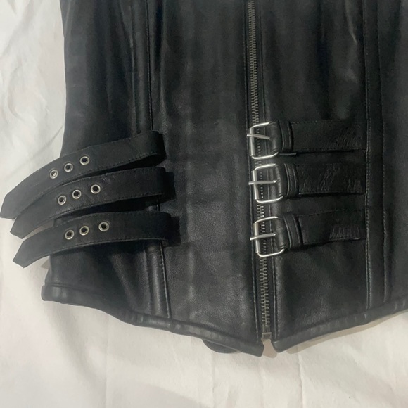 Leather Corset - Picture 2 of 8